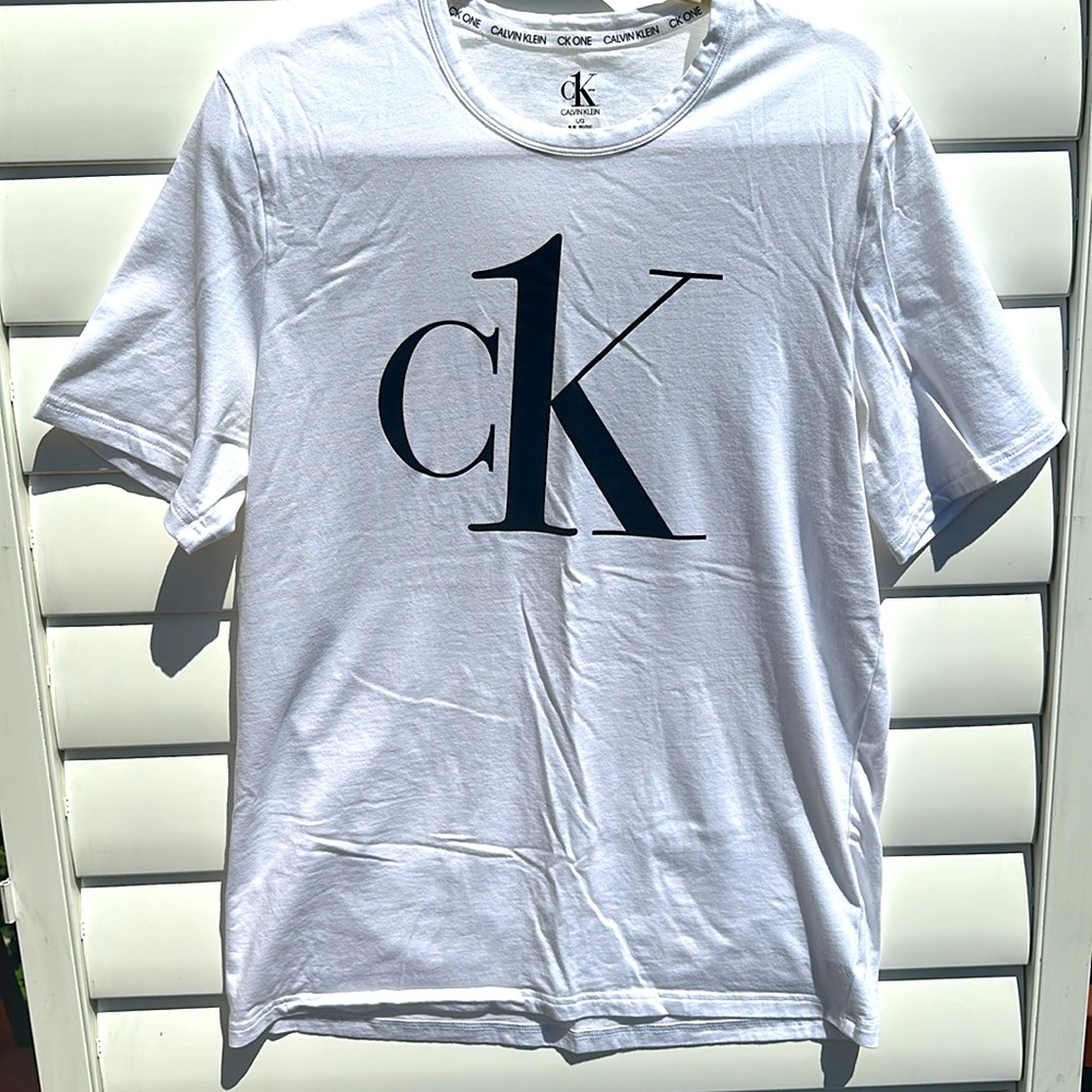 Calvin Klein men’s LG T-shirt